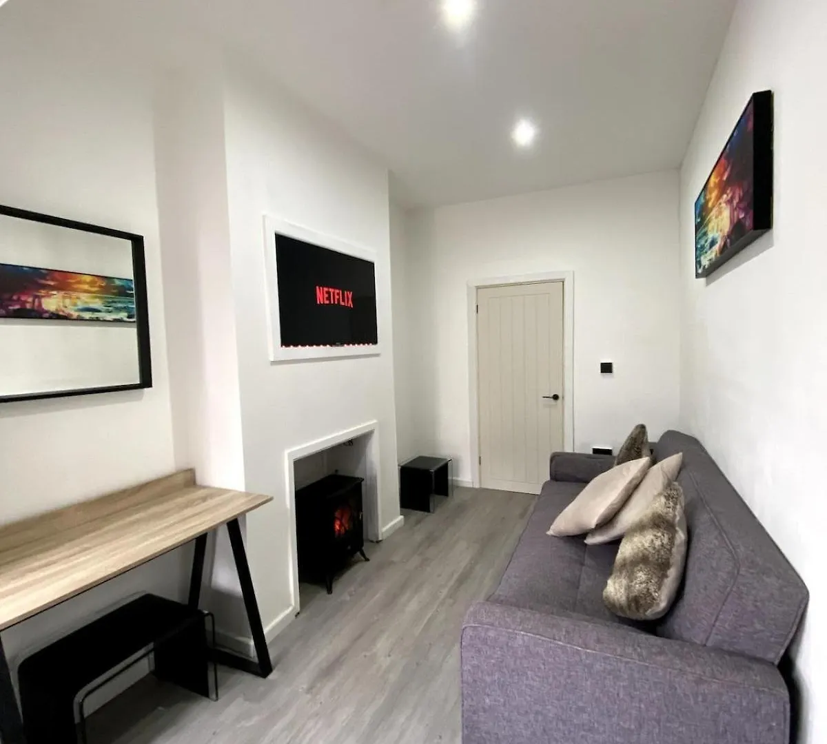 Cardiff City Studio Sleeps 4