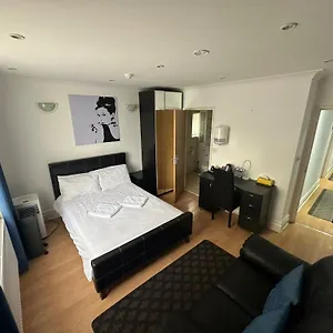  Alloggio in famiglia 3 Luxury En-suite Bedrooms